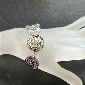 Elegant Silver Swirl Pendant Bracelet 18mm snap button.